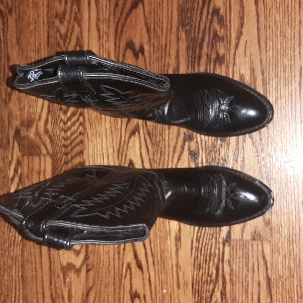 Womens black cowboy style boots